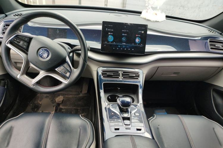 Used BYD Qin PLUS 2021 EV 500KM Luxury Model Center Console