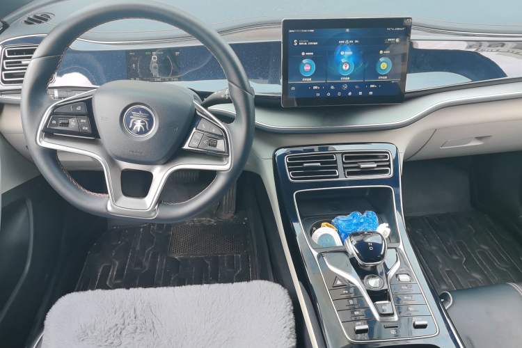 Used BYD Qin PLUS 2021 EV 400KM Luxury Model Center Console