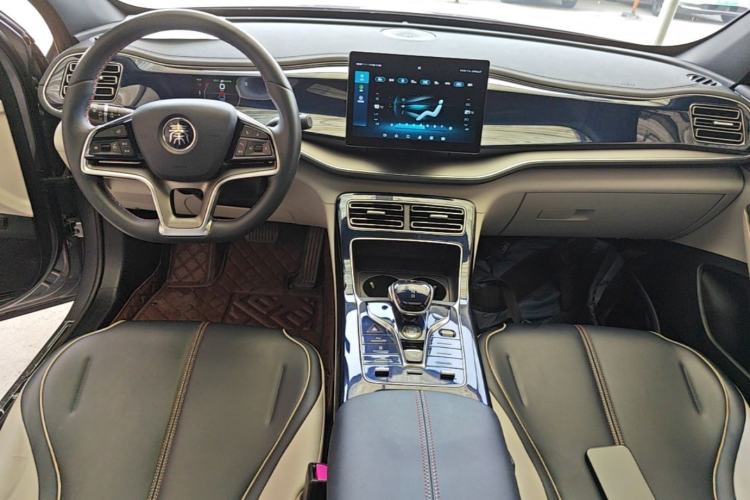 Used BYD Qin PLUS 2021 EV 500KM Luxury Model Center Console