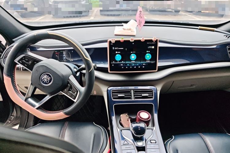 Used BYD Qin PLUS 2021 DM-i 55KM Flagship Model Center Console