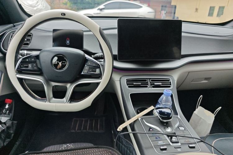 Used BYD Qin PLUS 2021 DM-i 120KM Flagship Model Center Console