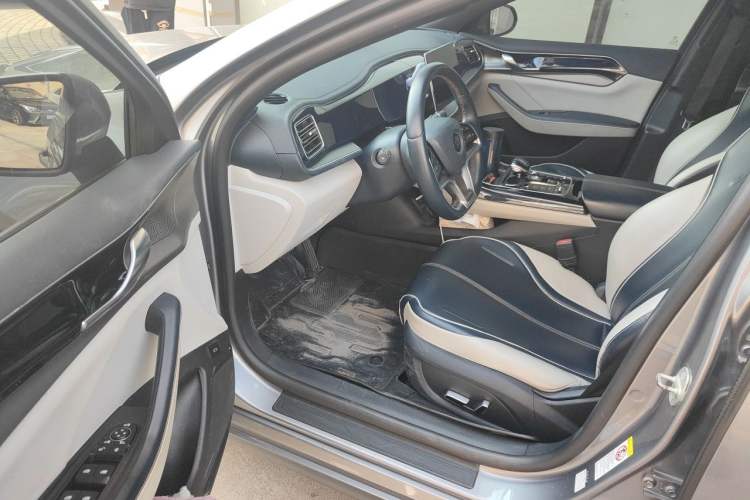 Used BYD Qin PLUS 2021 EV 500KM Luxury Model Driver Seat