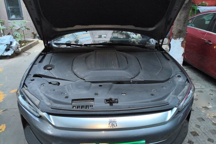 Used BYD Qin PLUS 2021 EV 500KM Luxury Model Engine Bay