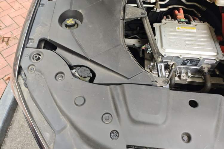 Used BYD Qin PLUS 2021 EV 500KM Luxury Model Engine Bay Right