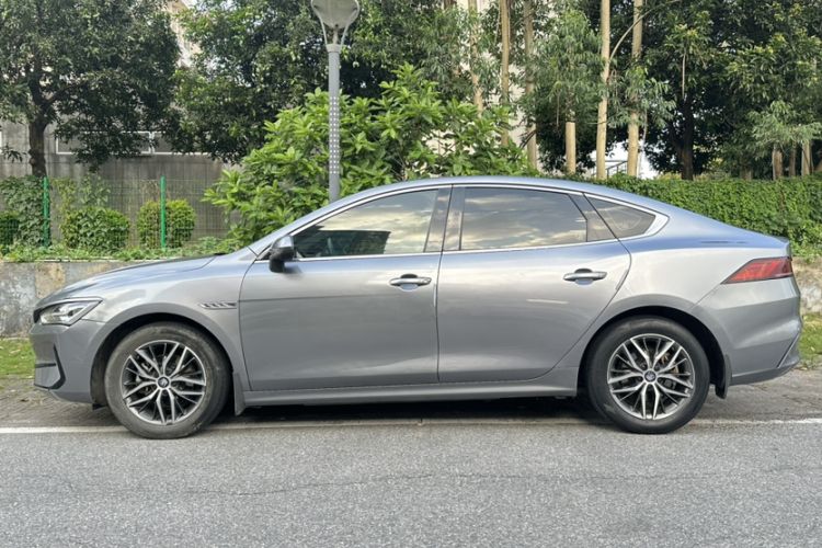 Used BYD Qin PLUS 2021 EV 500KM Luxury Model Exterior 4