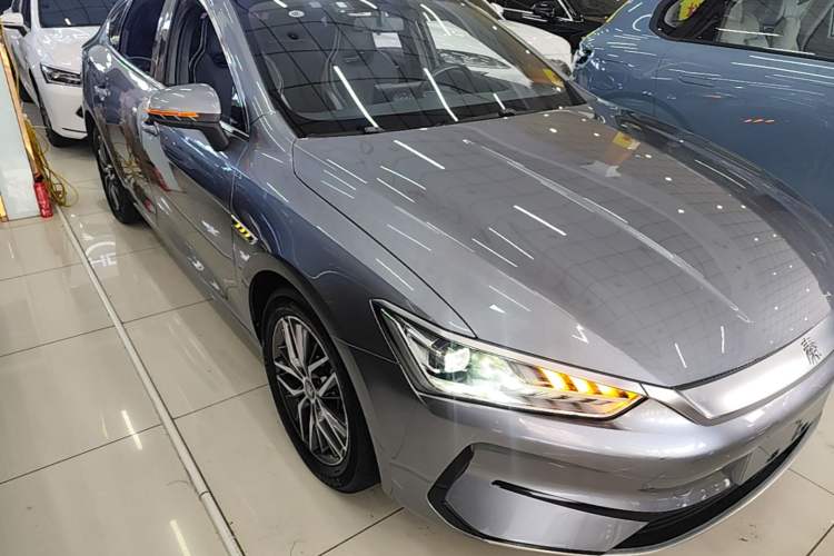 Used BYD Qin PLUS 2021 EV 500KM Premium Model Front Right 45 Deg