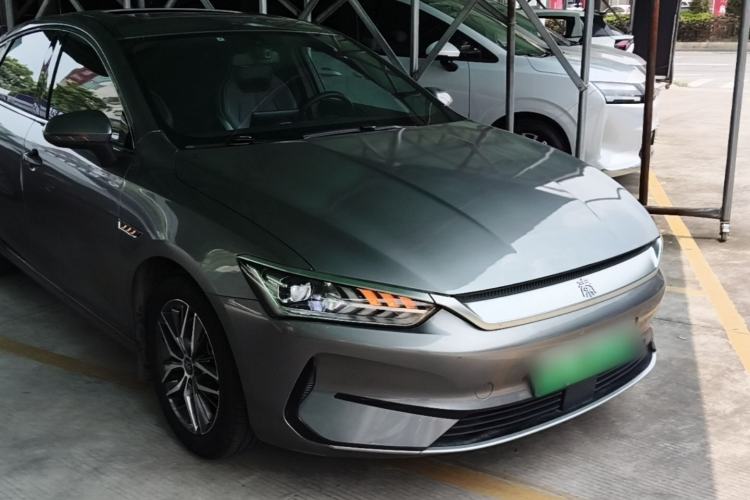 Used BYD Qin PLUS 2021 EV 500KM Luxury Model Front Right 45 Deg