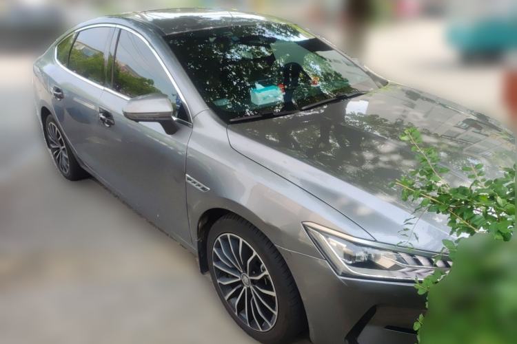 Used BYD Qin PLUS 2021 EV 600KM Flagship Model Front Right 45 Deg