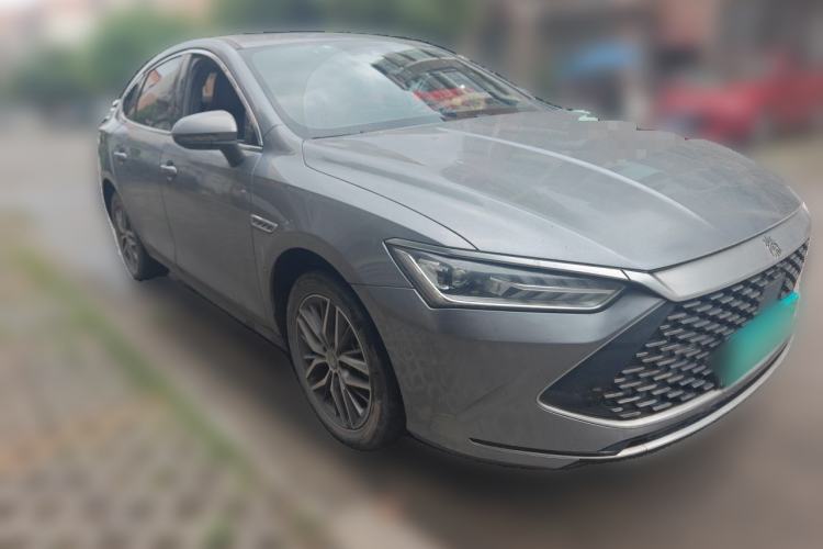 Used BYD Qin PLUS 2021 DM-i 120KM Flagship Model Front Right 45 Deg