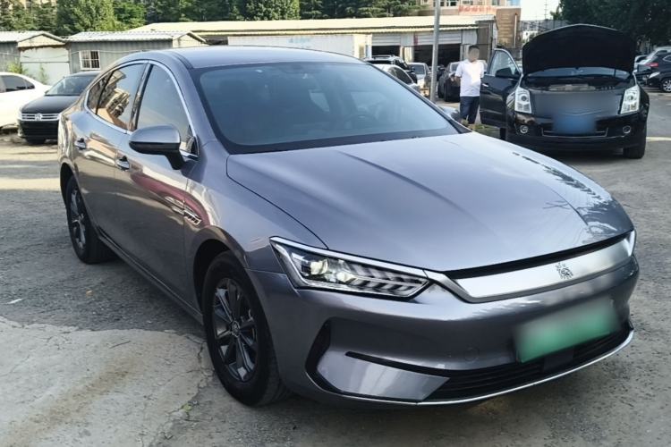 Used BYD Qin PLUS 2021 EV 400KM Leading Comfort Edition Front Right 45 Deg
