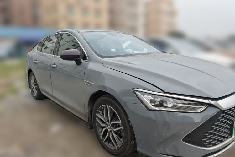 Used BYD Qin PLUS 2021 DM-i 120KM Flagship Model Front Right 45 Deg