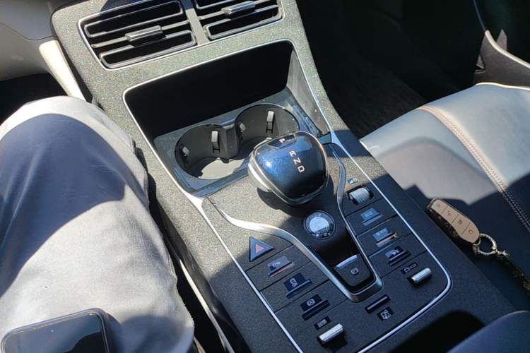 Used BYD Qin PLUS 2021 EV 400KM Luxury Model Gear Lever