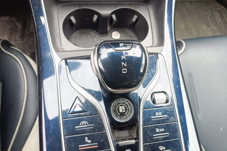 Used BYD Qin PLUS 2021 DM-i 120KM Flagship Model Gear Lever