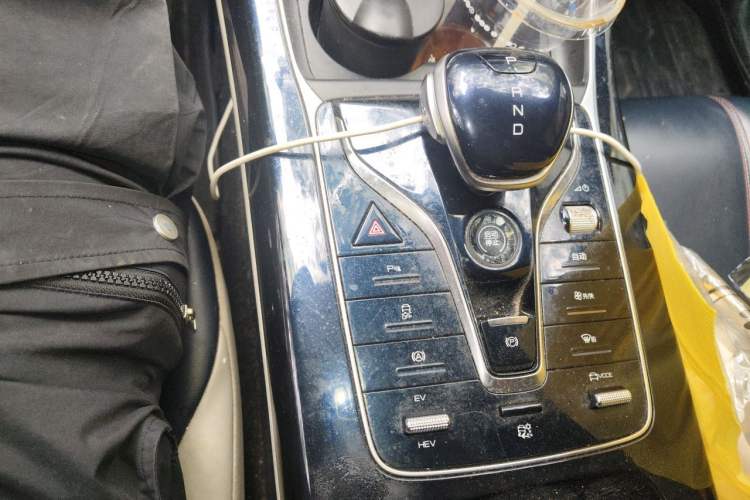 Used BYD Qin PLUS 2021 DM-i 55KM Flagship Model Gear Lever