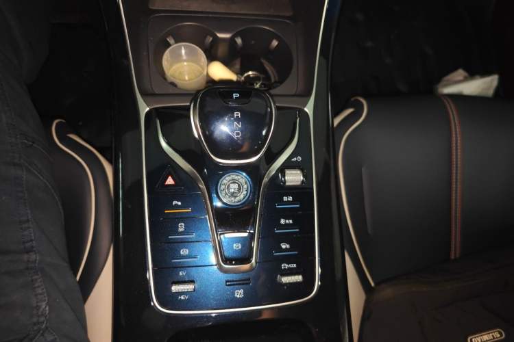 Used BYD Qin PLUS 2021 DM-i 55KM Flagship Model Gear Lever