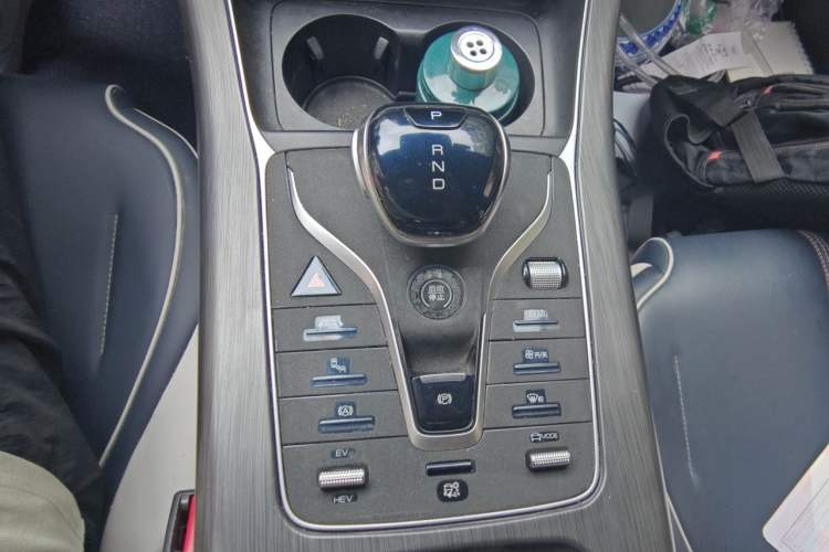 Used BYD Qin PLUS 2021 DM-i 120KM Flagship Model Gear Lever