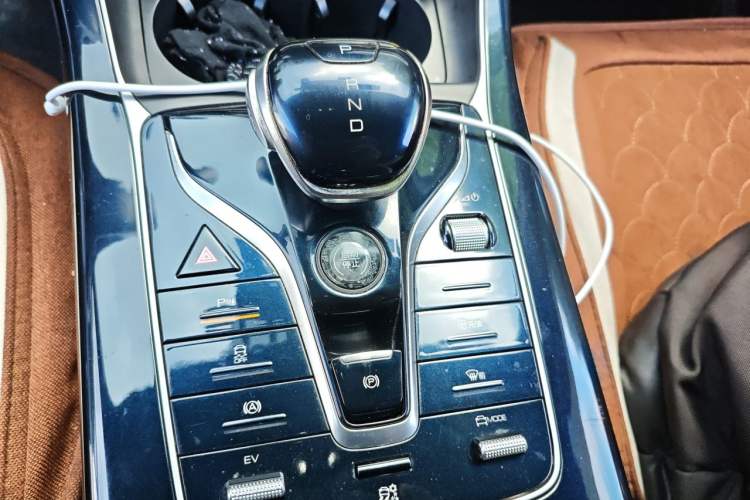 Used BYD Qin PLUS 2021 DM-i 55KM Flagship Model Gear Lever