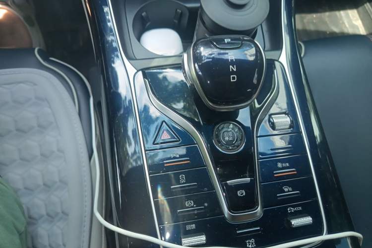Used BYD Qin PLUS 2021 EV 500KM Luxury Model Gear Lever