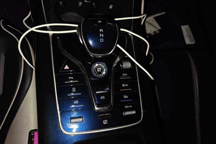 Used BYD Qin PLUS 2021 DM-i 55KM Flagship Model Gear Lever