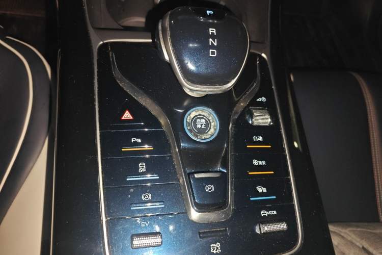 Used BYD Qin PLUS 2021 DM-i 55KM Flagship Model Gear Lever