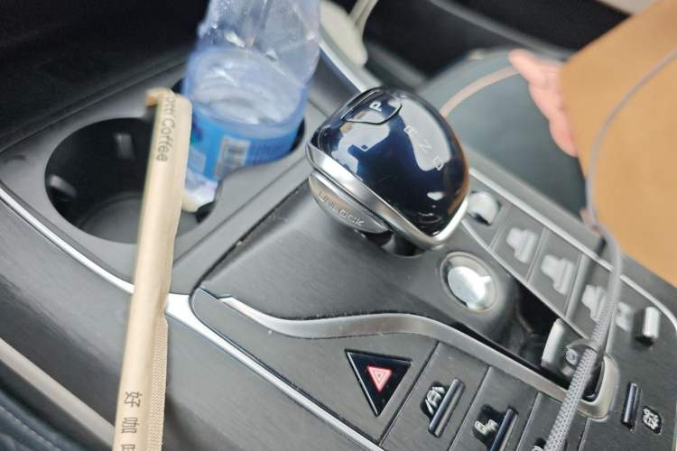 Used BYD Qin PLUS 2021 DM-i 120KM Flagship Model Gear Lever