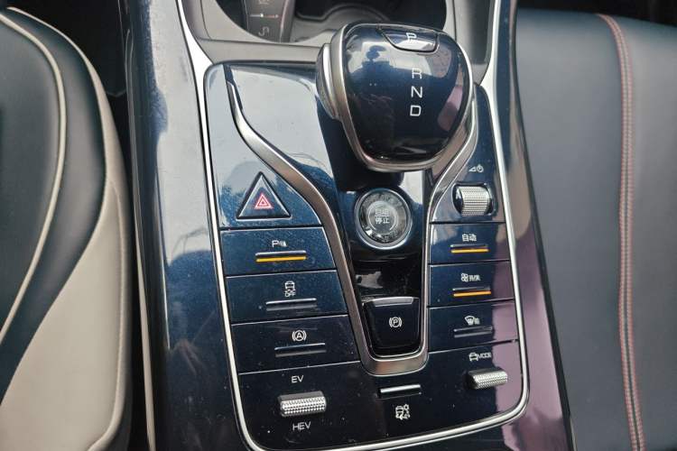 Used BYD Qin PLUS 2021 DM-i 55KM Flagship Model Gear Lever