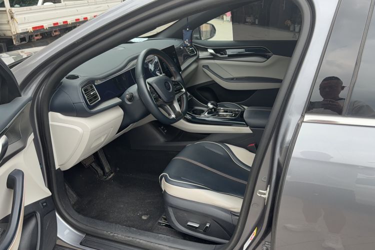 Used BYD Qin PLUS 2021 EV 400KM Luxury Model Interior 1