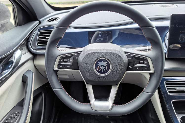 Used BYD Qin PLUS 2021 DM-i 55KM Flagship Model Interior 4