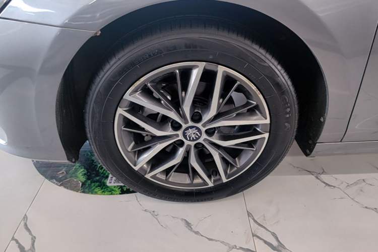 Used BYD Qin PLUS 2021 DM-i 55KM Flagship Model Left Front Wheel Hub