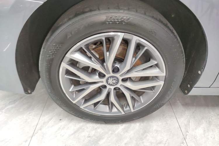 Used BYD Qin PLUS 2021 DM-i 120KM Prestige Model Left Front Wheel Hub