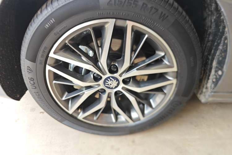 Used BYD Qin PLUS 2021 EV 500KM Luxury Model Left Front Wheel Hub