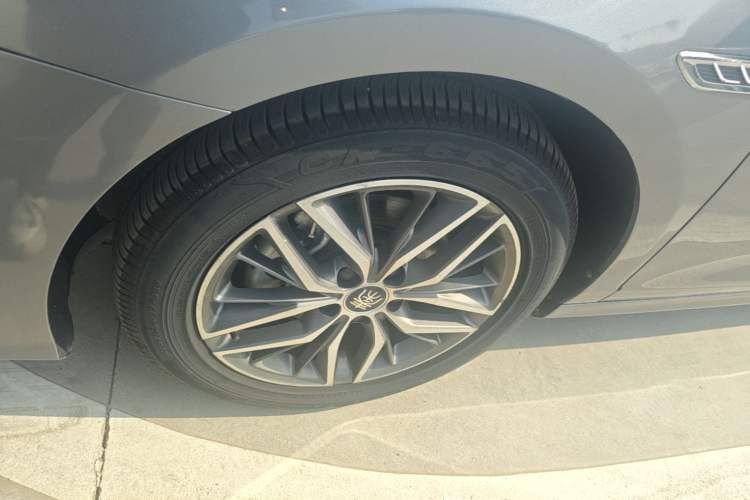 Used BYD Qin PLUS 2021 DM-i 55KM Flagship Model Left Front Wheel Hub