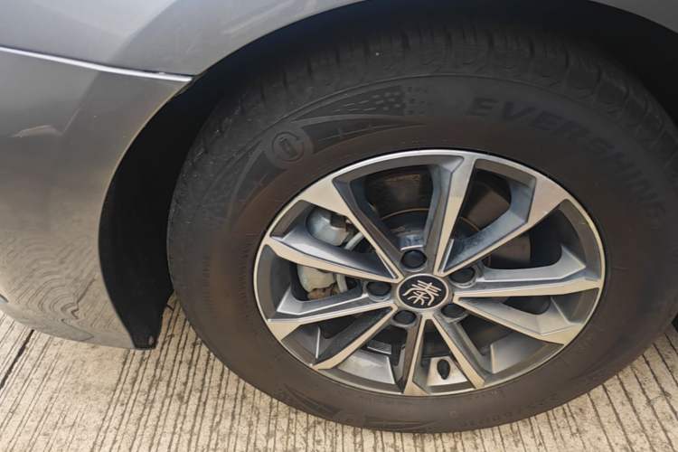 Used BYD Qin PLUS 2021 DM-i 55KM Prestige Model Left Front Wheel Hub