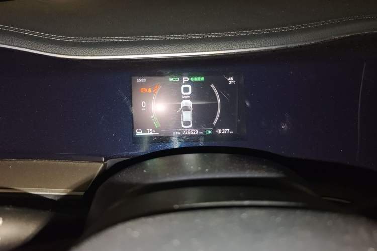 Used BYD Qin PLUS 2021 EV 500KM Luxury Model Odometer Close Up