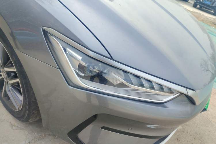 Used BYD Qin PLUS 2021 EV 500KM Premium Model Right Front Headlight