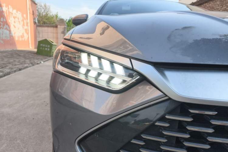 Used BYD Qin PLUS 2021 DM-i 55KM Flagship Model Right Front Headlight