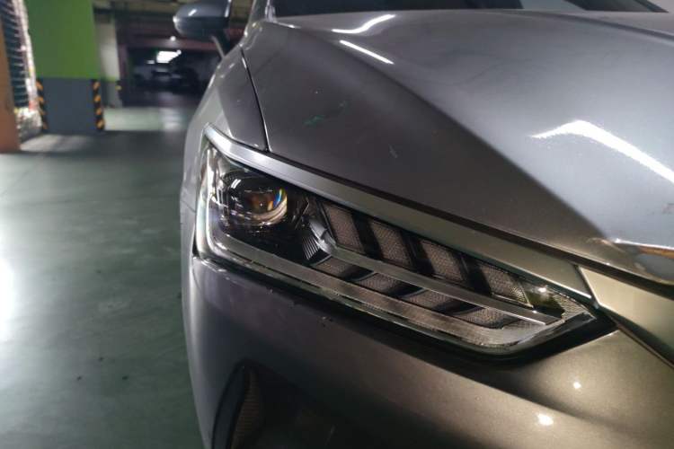 Used BYD Qin PLUS 2021 EV 500KM Luxury Model Right Front Headlight