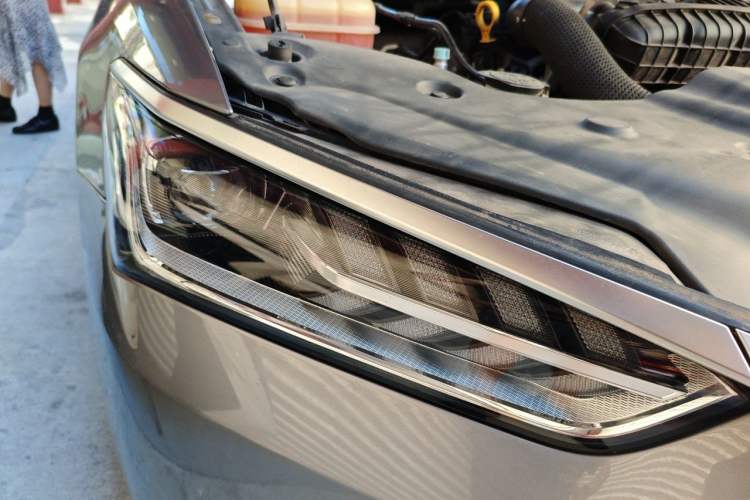 Used BYD Qin PLUS 2021 DM-i 120KM Flagship Model Right Front Headlight