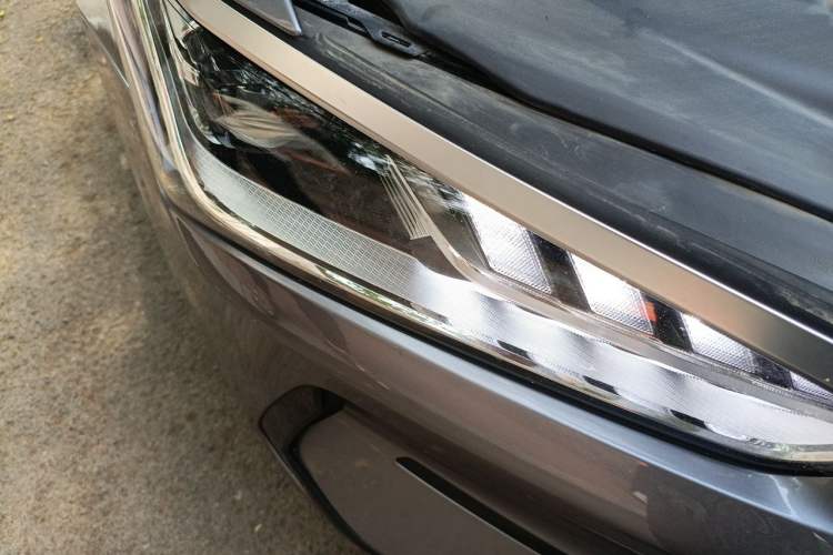 Used BYD Qin PLUS 2021 EV 500KM Premium Model Right Front Headlight