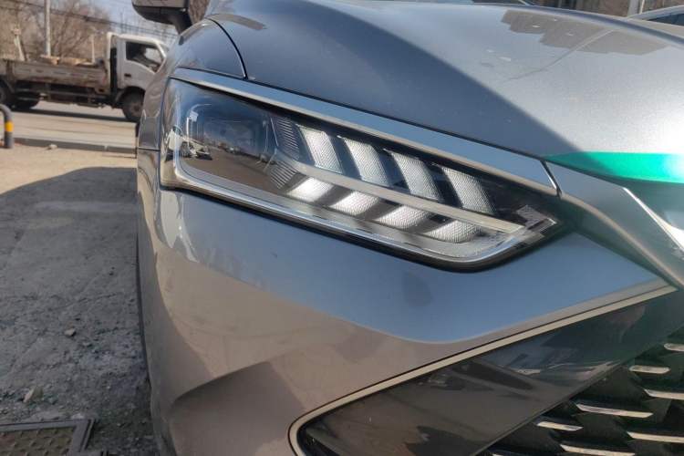Used BYD Qin PLUS 2021 DM-i 120KM Prestige Model Right Front Headlight