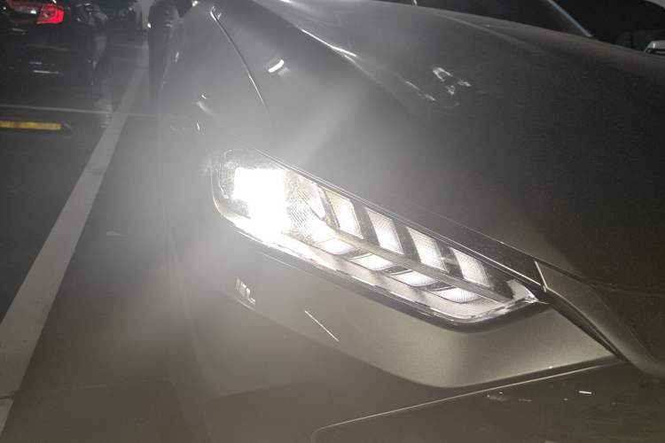 Used BYD Qin PLUS 2021 DM-i 120KM Prestige Model Right Front Headlight