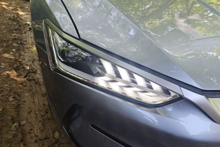 Used BYD Qin PLUS 2021 EV 500KM Luxury Model Right Front Headlight