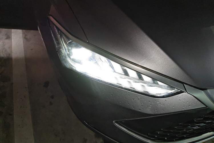 Used BYD Qin PLUS 2021 DM-i 55KM Flagship Model Right Front Headlight