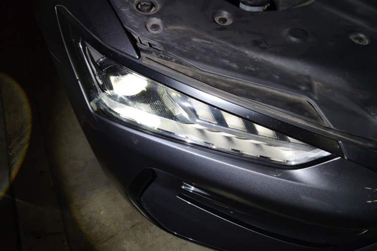 Used BYD Qin PLUS 2021 EV 500KM Premium Model Right Front Headlight