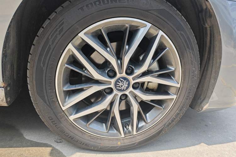 Used BYD Qin PLUS 2021 DM-i 120KM Flagship Model Right Front Wheel Hub