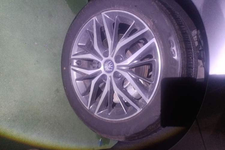 Used BYD Qin PLUS 2021 DM-i 55KM Flagship Model Right Front Wheel Hub