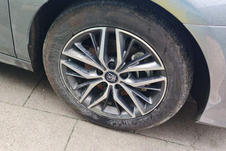 Used BYD Qin PLUS 2021 DM-i 55KM Flagship Model Right Front Wheel Hub