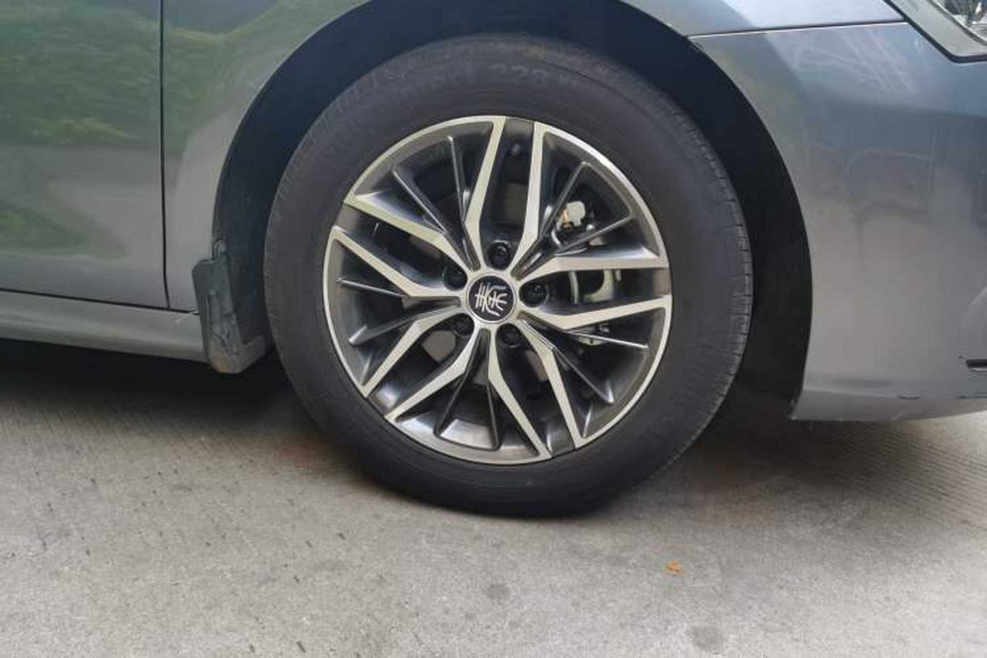 Used BYD Qin PLUS 2021 DM-i 55KM Flagship Model Right Front Wheel Hub