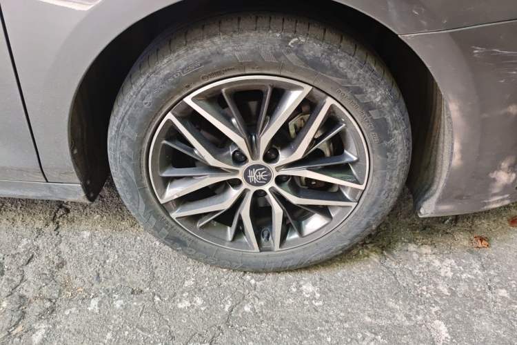 Used BYD Qin PLUS 2021 DM-i 55KM Flagship Model Right Front Wheel Hub