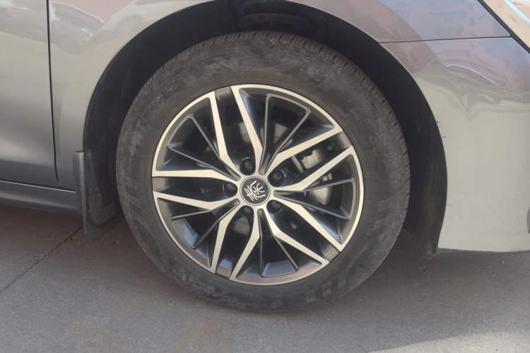 Used BYD Qin PLUS 2021 DM-i 55KM Flagship Model Right Front Wheel Hub